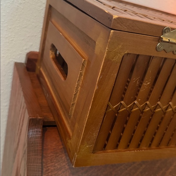 Bamboo VTG Chest Storage Box - Picture 9 of 10